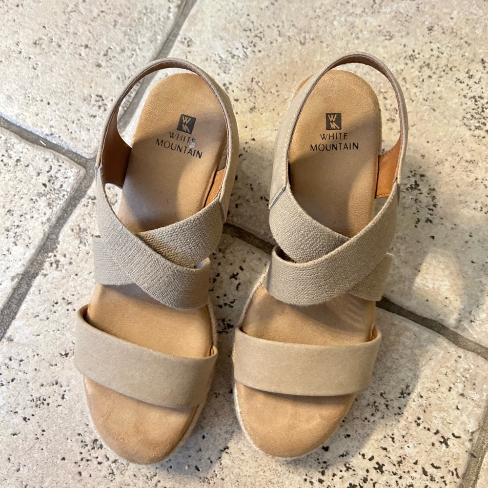 White Mountain Tan wedges sandals sz 7.5